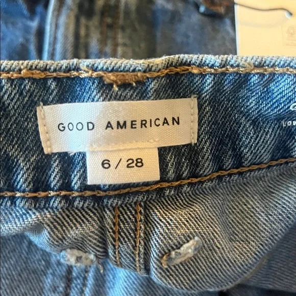Good American Good Standard Baggy Jeans, size 6 - Picture 6 of 9